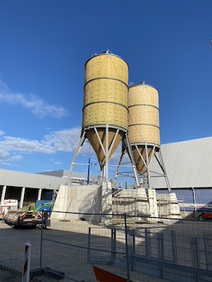 Seehafen Salzsilos auf Fundamenten